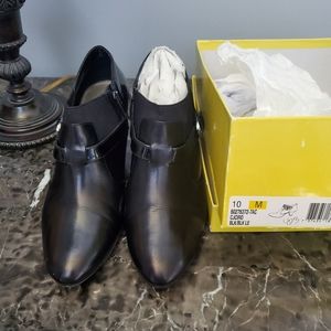 Circa Joan&David black patent and leather combination shoe